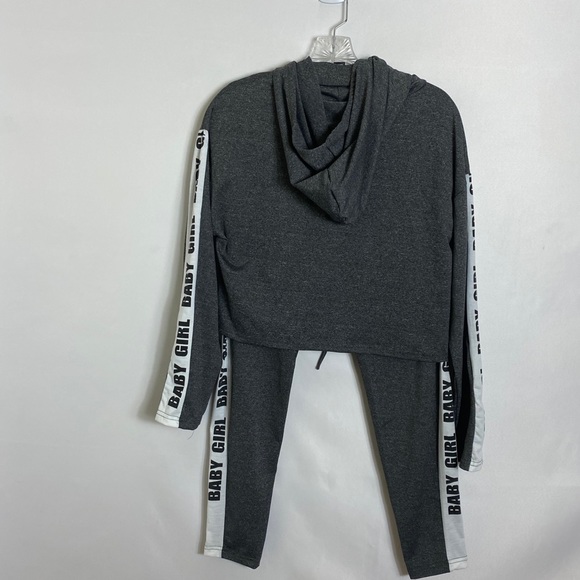 SHEIN Sweatsuit - Picture 4 of 7